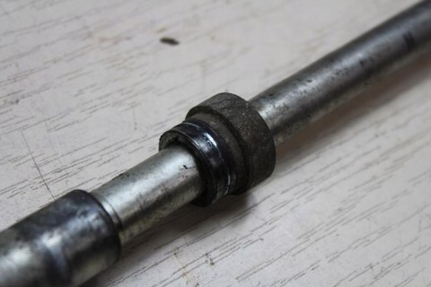 YAMAHA XS400 12R MAXIM OŚKA KOŁA FELGI PRZÓD