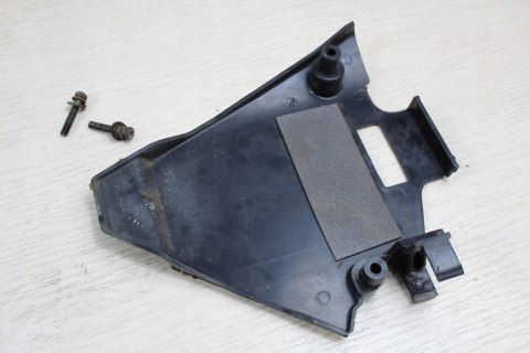 YAMAHA XS400 12R MAXIM OWIEWKA PRAWA BOCZEK AKUMUL