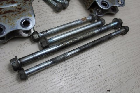 YAMAHA XS400 12R MAXIM UCHWYTY ŚRUBY SILNIKA OŚKI