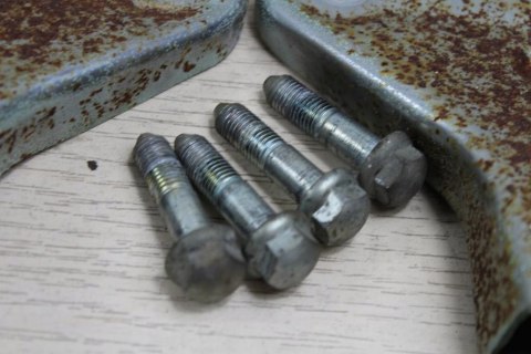 YAMAHA XS400 12R MAXIM UCHWYTY ŚRUBY SILNIKA OŚKI