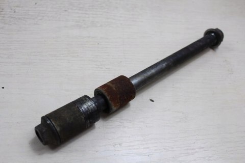 HONDA CM450 PC051 OŚ OŚKA KOŁA TYŁ FELGI 17MM