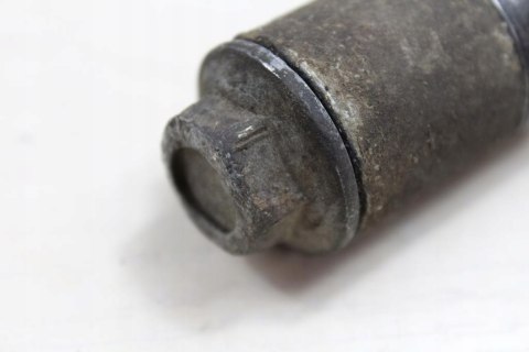 HONDA CM450 PC051 OŚ OŚKA KOŁA TYŁ FELGI 17MM