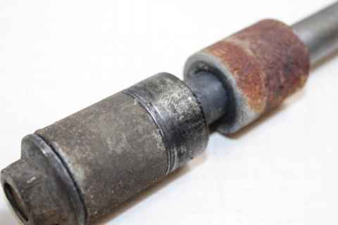 HONDA CM450 PC051 OŚ OŚKA KOŁA TYŁ FELGI 17MM