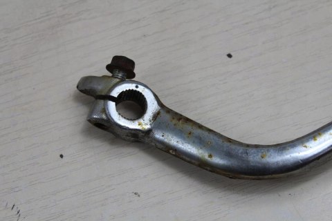 KAWASAKI VN750 VULCAN DŹWIGNIA PRAWA HAMULCA NOŻNE