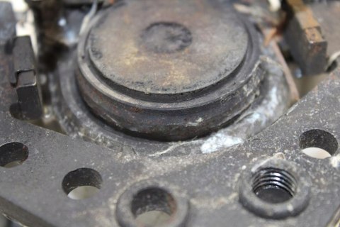 KAWASAKI VN750 VULCAN ZACISK HAMULCOWY PRAWY PRZÓD