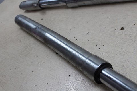SUZUKI VZ800 MARUDER LAGA AMORTYZATOR PRZÓD LP