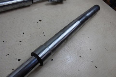 SUZUKI VZ800 MARUDER LAGA AMORTYZATOR PRZÓD LP