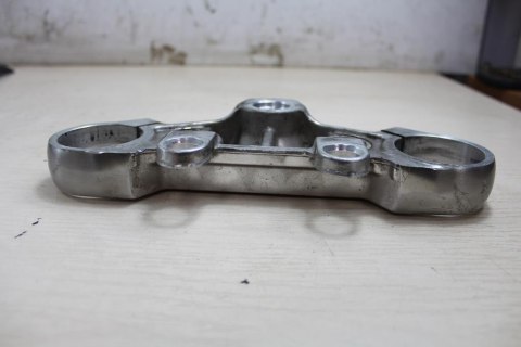 SUZUKI VZ800 MARUDER PÓŁKA GÓRNA