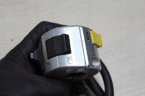 SUZUKI VZ800 MARUDER PRZEŁĄCZNIK LEWY ŚWIATEŁ