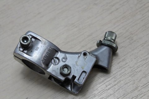 SUZUKI VZ800 MARUDER UCHWYT LEWY KLAMKI SPRZĘGŁA