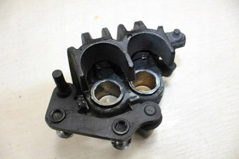 SUZUKI VZ800 MARUDER ZACISK HAMULCOWY PRZÓD PRAWY
