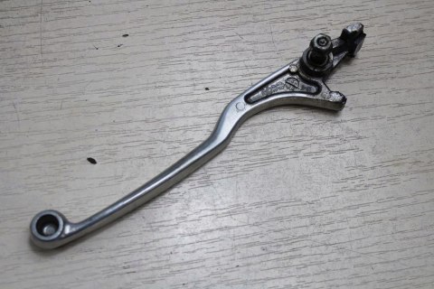 KAWASAKI VN1500 VULCAN KLAMKA HAMULCOWA PRAWA PRZÓ
