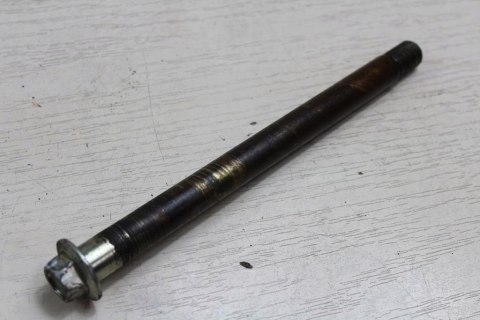 KAWASAKI VN1500 VULCAN OŚKA ŚRUBA WAHACZA