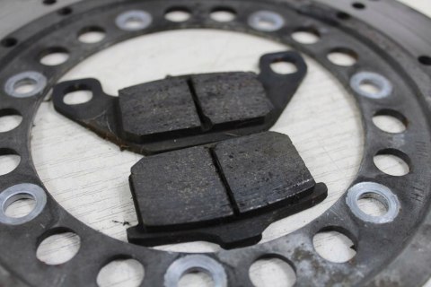 KAWASAKI VN1500 VULCAN TARCZA HAMULCOWA TYŁ KLOCKI