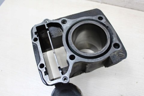 HONDA VT700 SHADOW RC19 CYLINDER TYŁ TYLNY + TŁOK