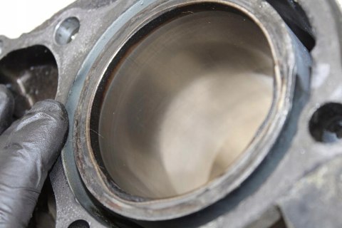 HONDA VT700 SHADOW RC19 CYLINDER TYŁ TYLNY + TŁOK
