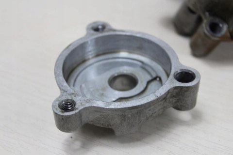 HONDA VT700 SHADOW RC19 POMPA OLEJU + SMOK