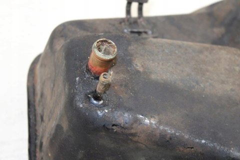 HONDA VT700 SHADOW RC19 ZBIORNIK REZERWY PALIWA