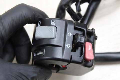 SUZUKI DL650 V-STROM PRZEŁĄCZNIK LEWY ŚWIATEŁ