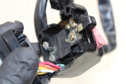 SUZUKI DL650 V-STROM PRZEŁĄCZNIK LEWY ŚWIATEŁ