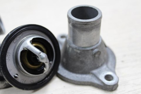SUZUKI DL650 V-STROM TERMOSTAT + OBUDOWA