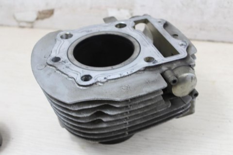 YAMAHA XV700 56E 1RR CYLINDER TYŁ TYLNY + TŁOK
