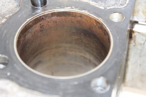 HONDA CB250 MC26 CYLINDRY + TŁOKI