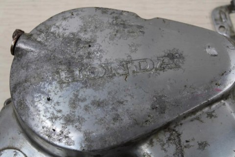 HONDA CB250 MC26 DEKIEL SILNIKA PRAWY POKRYWA