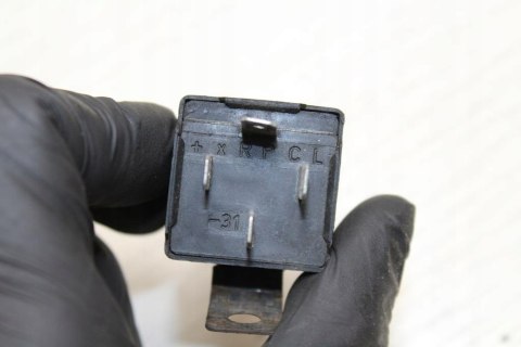 HONDA CB250 MC26 PRZEKAŹNIK KIERUNKOWSKAZÓW HELLA