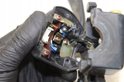 HONDA CB250 MC26 PRZEŁĄCZNIK LEWY ŚWIATEŁ