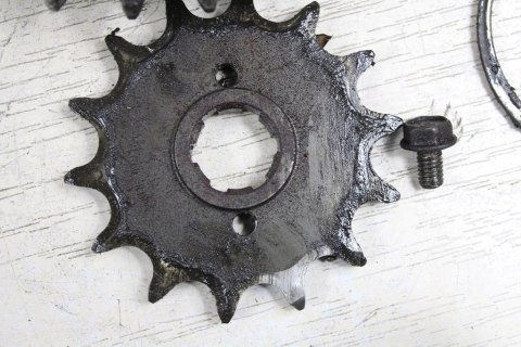 HONDA CB250 MC26 ZESTAW NAPĘDOWY 14-32 DC520