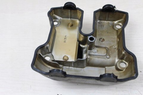 HONDA XL1000 VARADERO SD01 POKRYWA GŁOWICY TYŁ