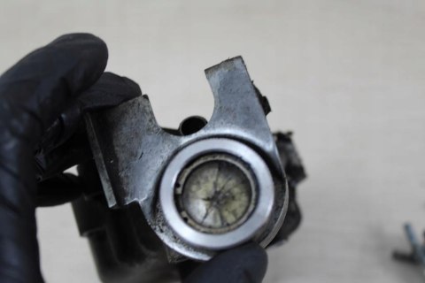 HONDA CB750 RC01 DEKIEL POKRYWA LEWA WLEWU BAGNET