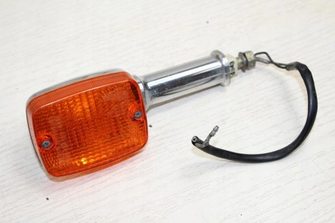 SUZUKI GS550L KIERUNKOWSKAZ LEWY PRZÓD