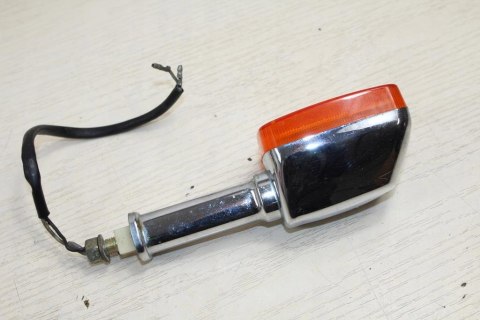 SUZUKI GS550L KIERUNKOWSKAZ LEWY PRZÓD