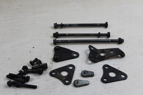 SUZUKI GS550L MOCOWANIA UCHWYTY SILNIKA ŚRUBY