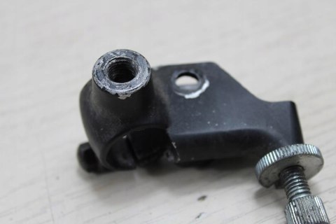 SUZUKI GS550L MOCOWANIE KLAMKI SPRZĘGŁA UCHWYT LEW