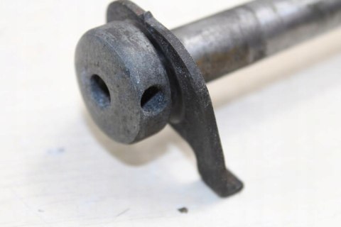SUZUKI GS550L OŚ KOŁA TYŁ ŚRUBA 17MM 315MM