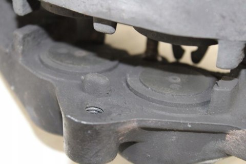 BMW R850 RT R22 01-06 ZACISK HAMULCOWY LEWY 737102