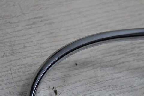 TRIUMPH TROPHY 1200 RAMKA REFLEKTORA CHROM PRZÓD