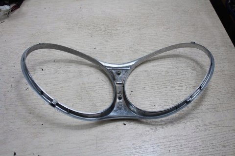 TRIUMPH TROPHY 1200 RAMKA REFLEKTORA CHROM PRZÓD