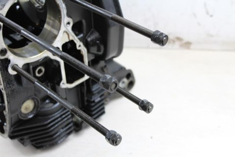 BMW R850 RT R22 01-06 KARTERY BLOK SILNIKA ŚRUBY