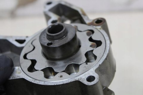 BMW R1100 RT POMPA OLEJU OLEJOWA 1340292