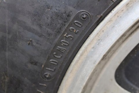 HONDA VT1100 SC18 KOŁO FELGA TYŁ 15 X 3,00 OPONA