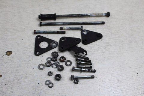 KAWASAKI KZ750 H LTD ŚRUBY OŚKI MOCOWANIA SILNIKA