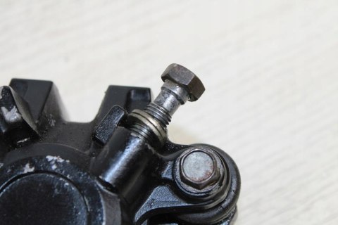 KAWASAKI KZ750 H LTD ZACISK HAMULCOWY PRZÓD LEWY