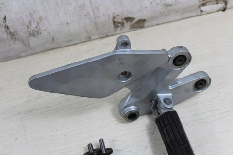 YAMAHA FZ6 N RJ07 SET PRAWY PRZÓD + PODNÓŻEK