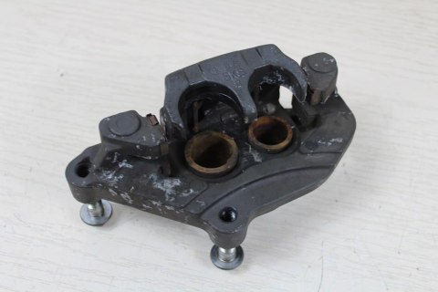 YAMAHA FZ6 N RJ07 ZACISK HAMULCOWY PRAWY PRZÓD