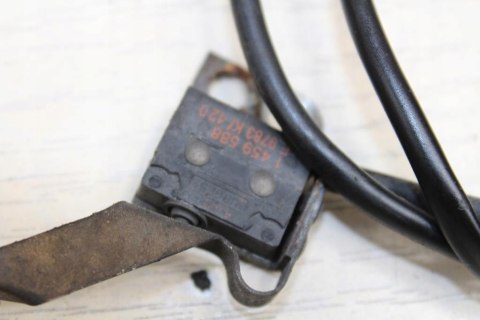 BMW R1100 RT CZUJNIK STOP HAMULCA TYŁ 1459588