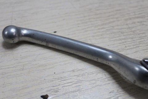 YAMAHA FZ6 N RJ07 KLAMKA HAMULCOWA PRZÓD PRAWA